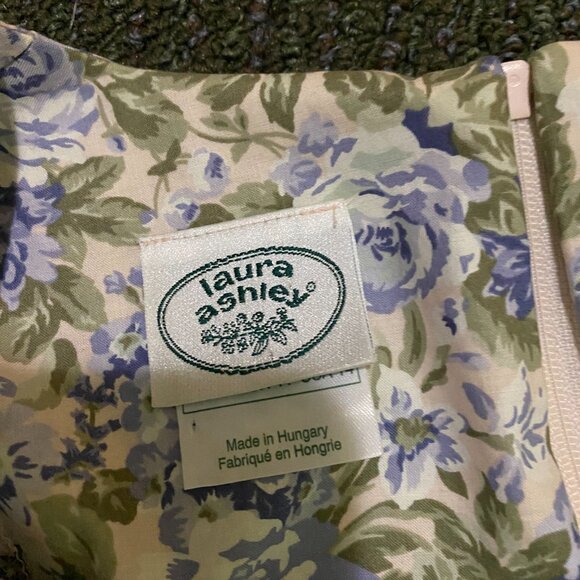 Vintage 1994 Laura Ashley Floral Dress - with POCKETS! - Picture 4 of 5